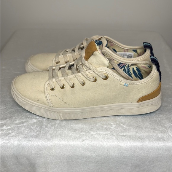 TOMS Size 7.5 UNISEX SHOES Cream Canvas Sneakers - Picture 8 of 11